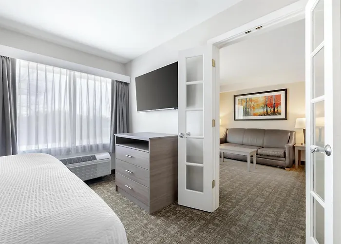 Best Western Plus Windjammer Inn&Conference Center