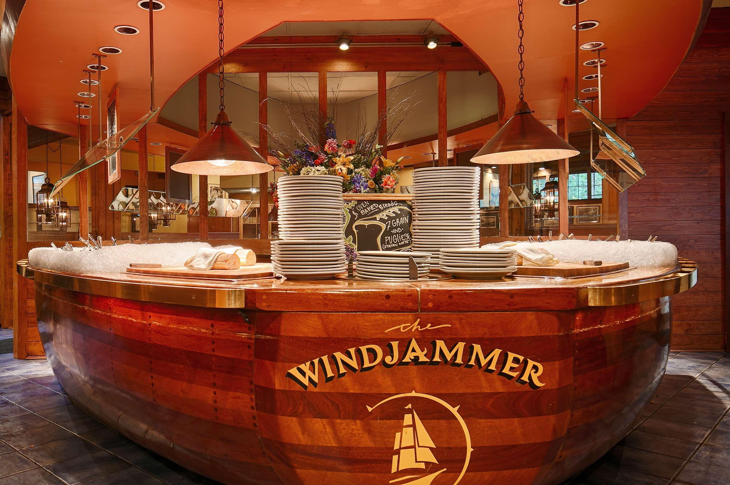 Western Windjammer & Conference Center Hotel 3*