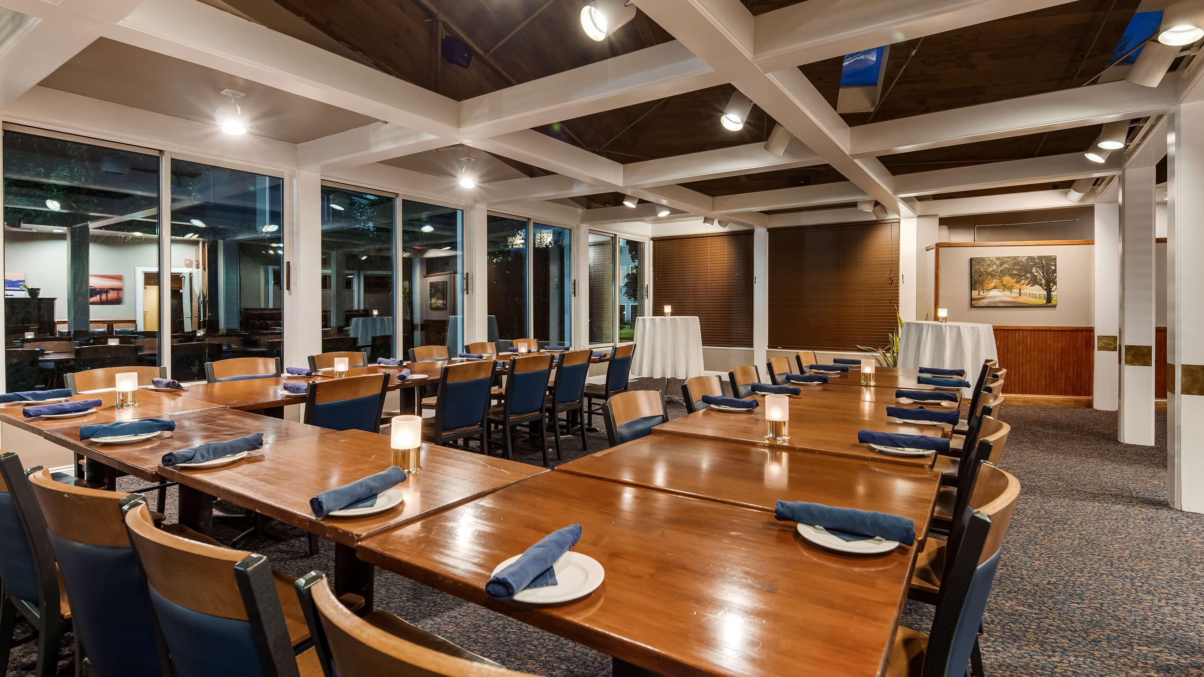 Hotel Western Windjammer & Conference Center