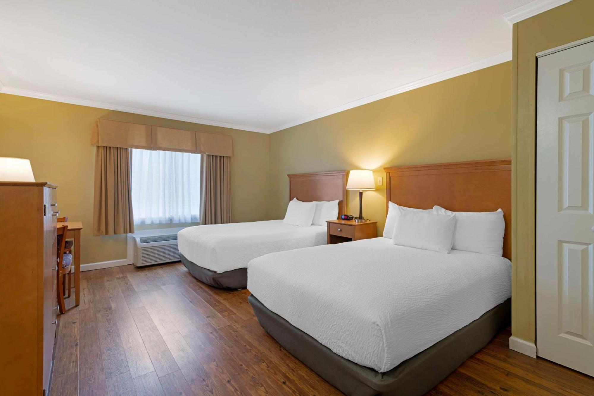 Western Windjammer & Conference Center 3*