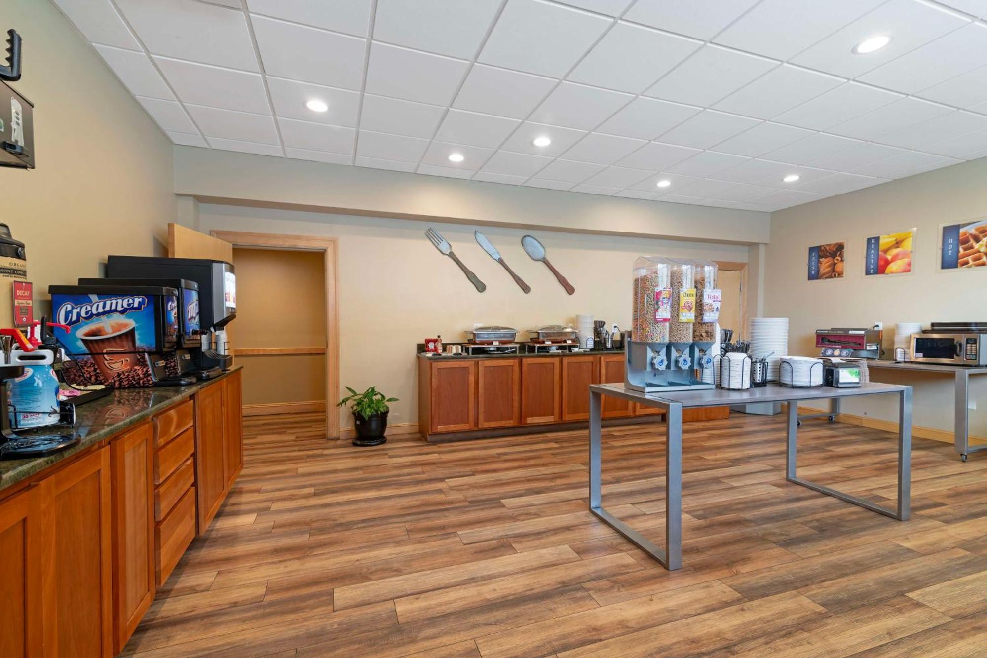 Western Windjammer & Conference Center 3*