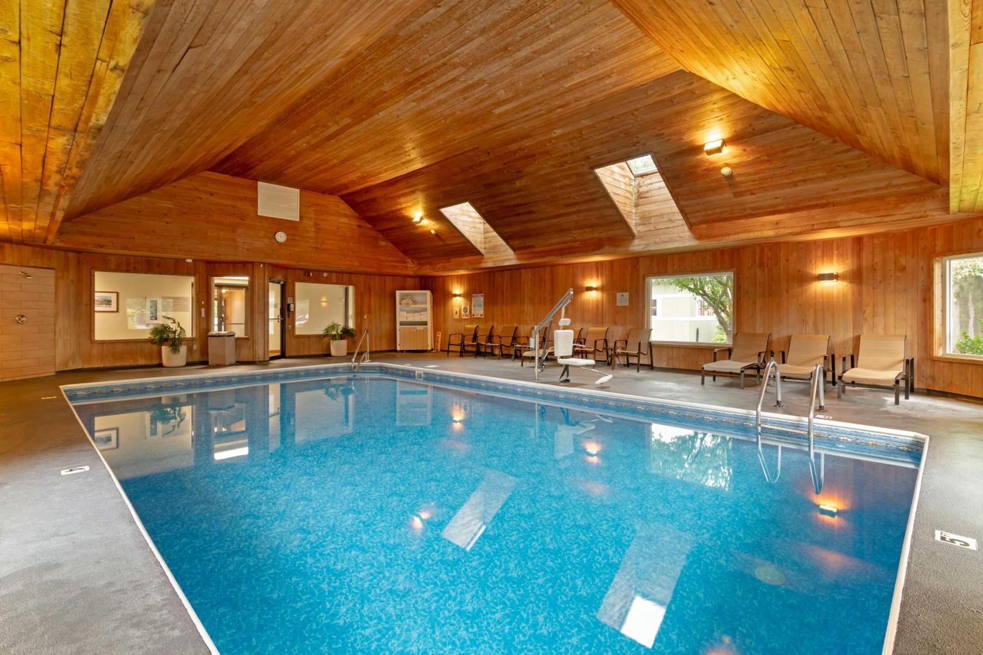 Western Windjammer & Conference Center Hotel 3*